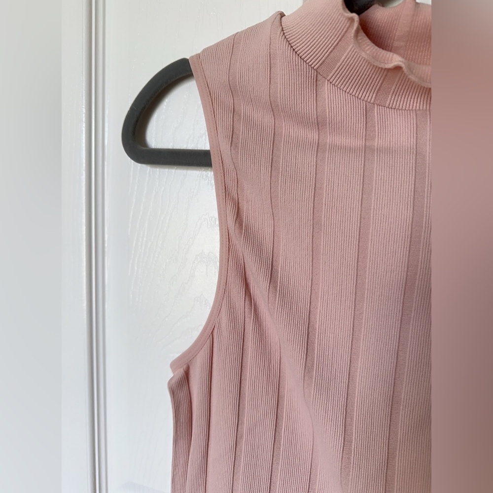 Pink Ribbed Crop Tank Top - Picture 6 of 7